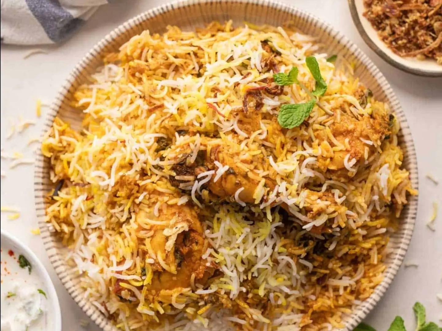 نصف حبة دجاج برياني مع الأرز