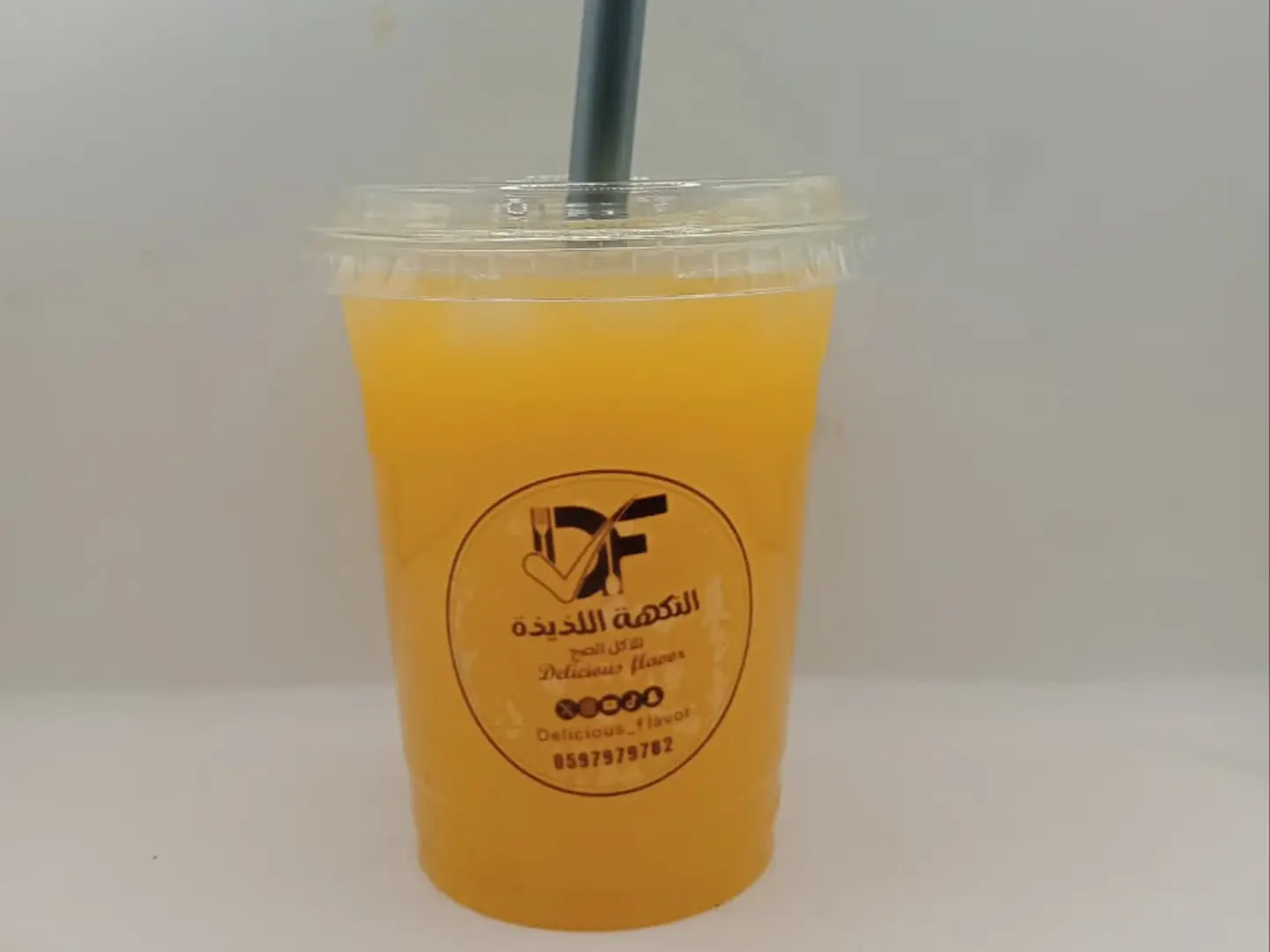 عصير برتقال طبيعي