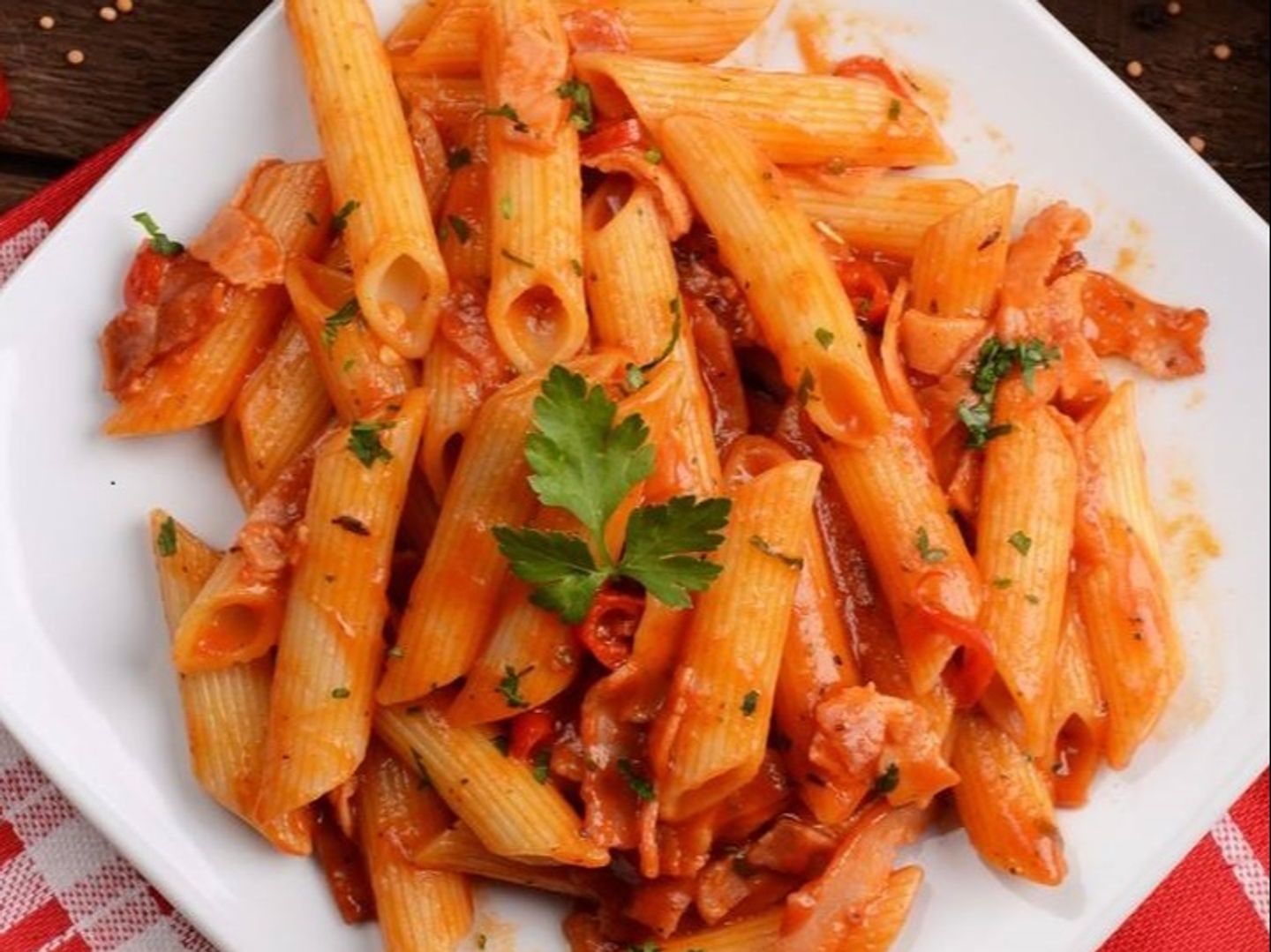 مكرونة بنى صوص احمر