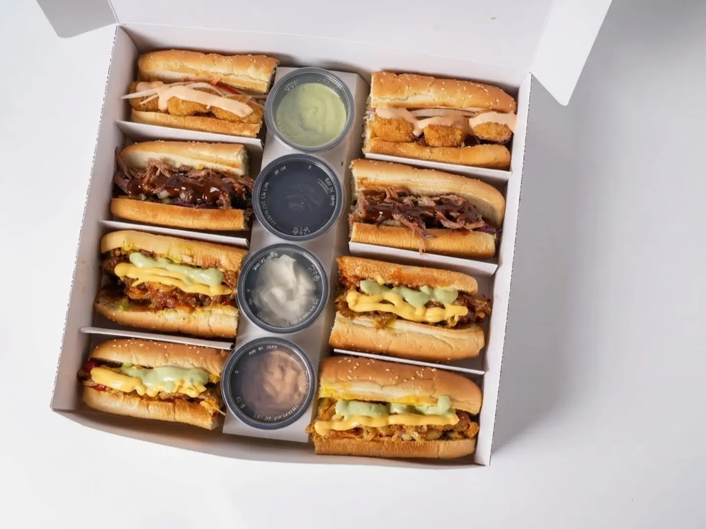 عرض صندوق أربعة سندويتشات بسعر 110 ريال بدلاً من 156 ريال