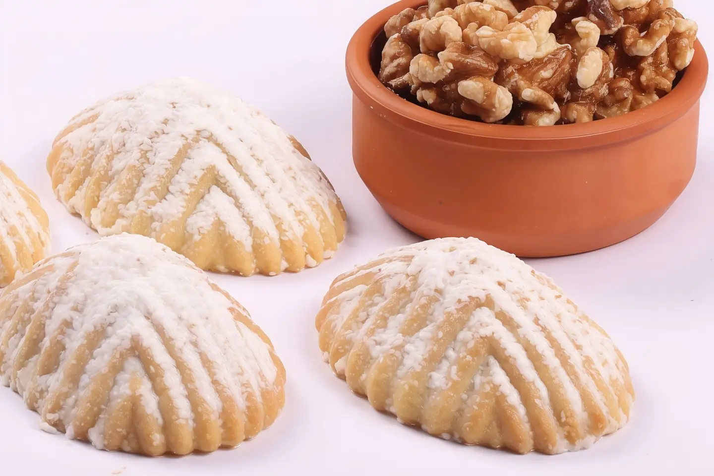 Maamoul Semolina   Walnuts Packed