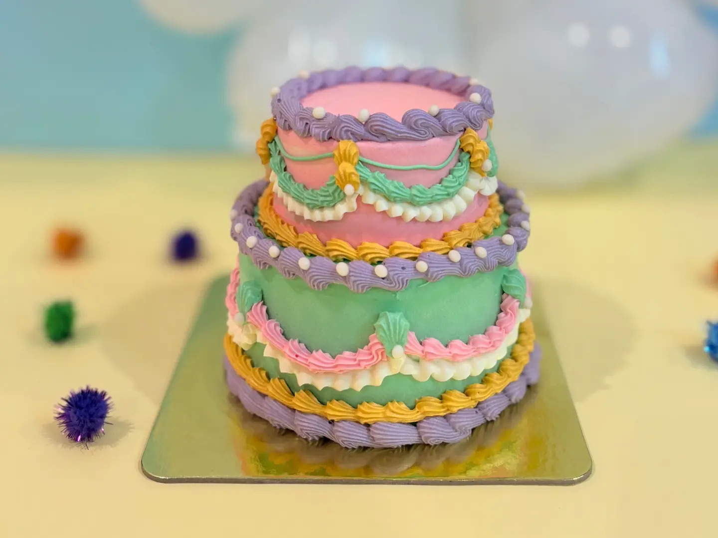 كيكة الدبل الملونه