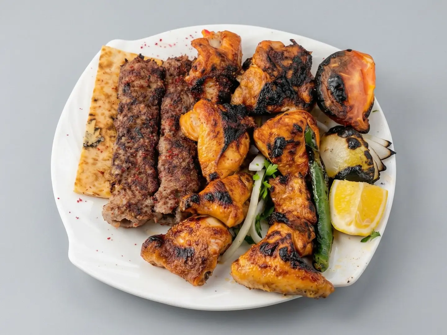 مشكل لحم و شيش طاووق