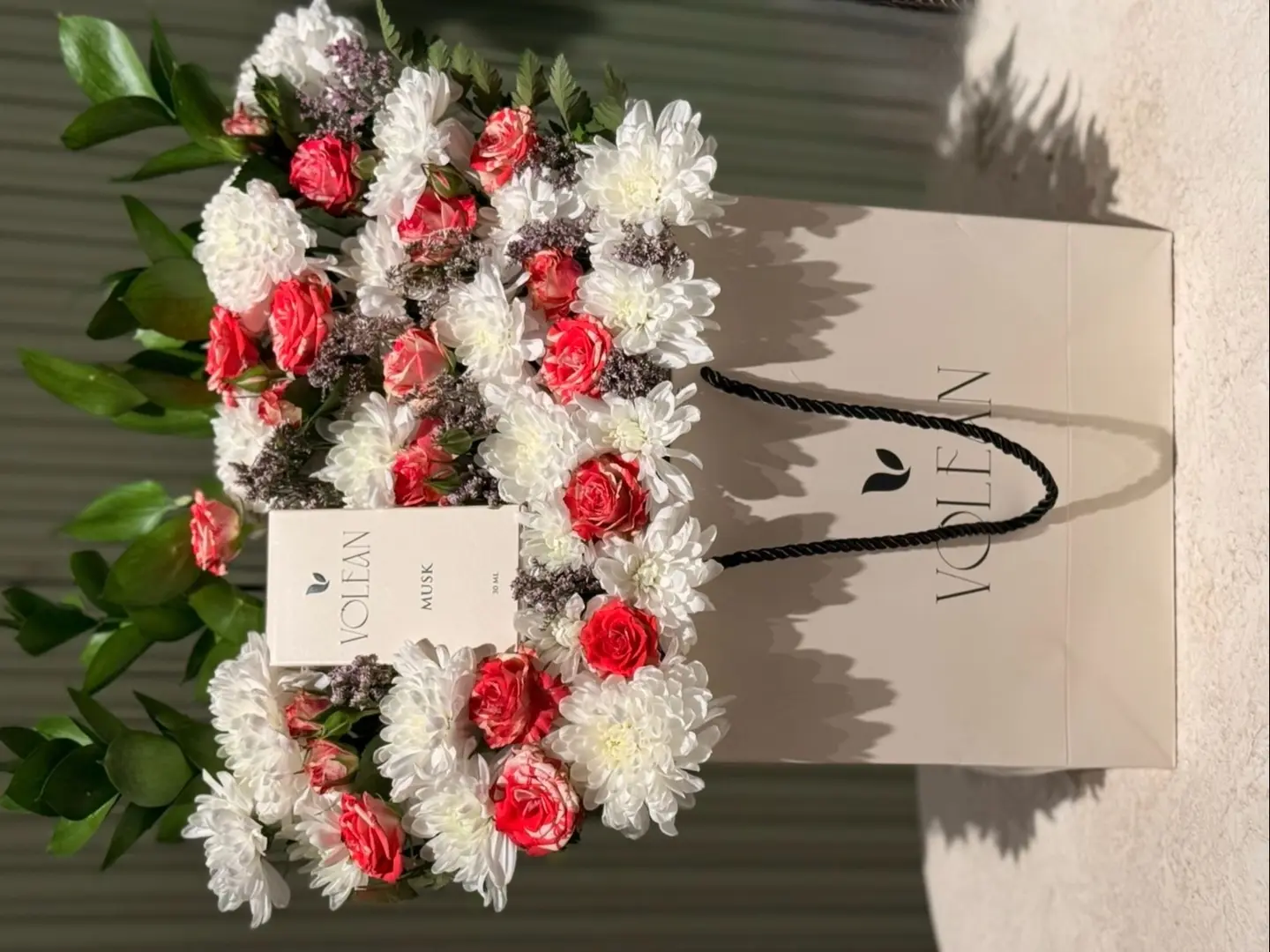 Volean Musk With Rose