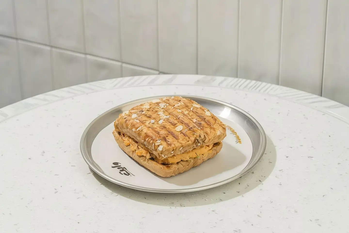 ساندويش تونة