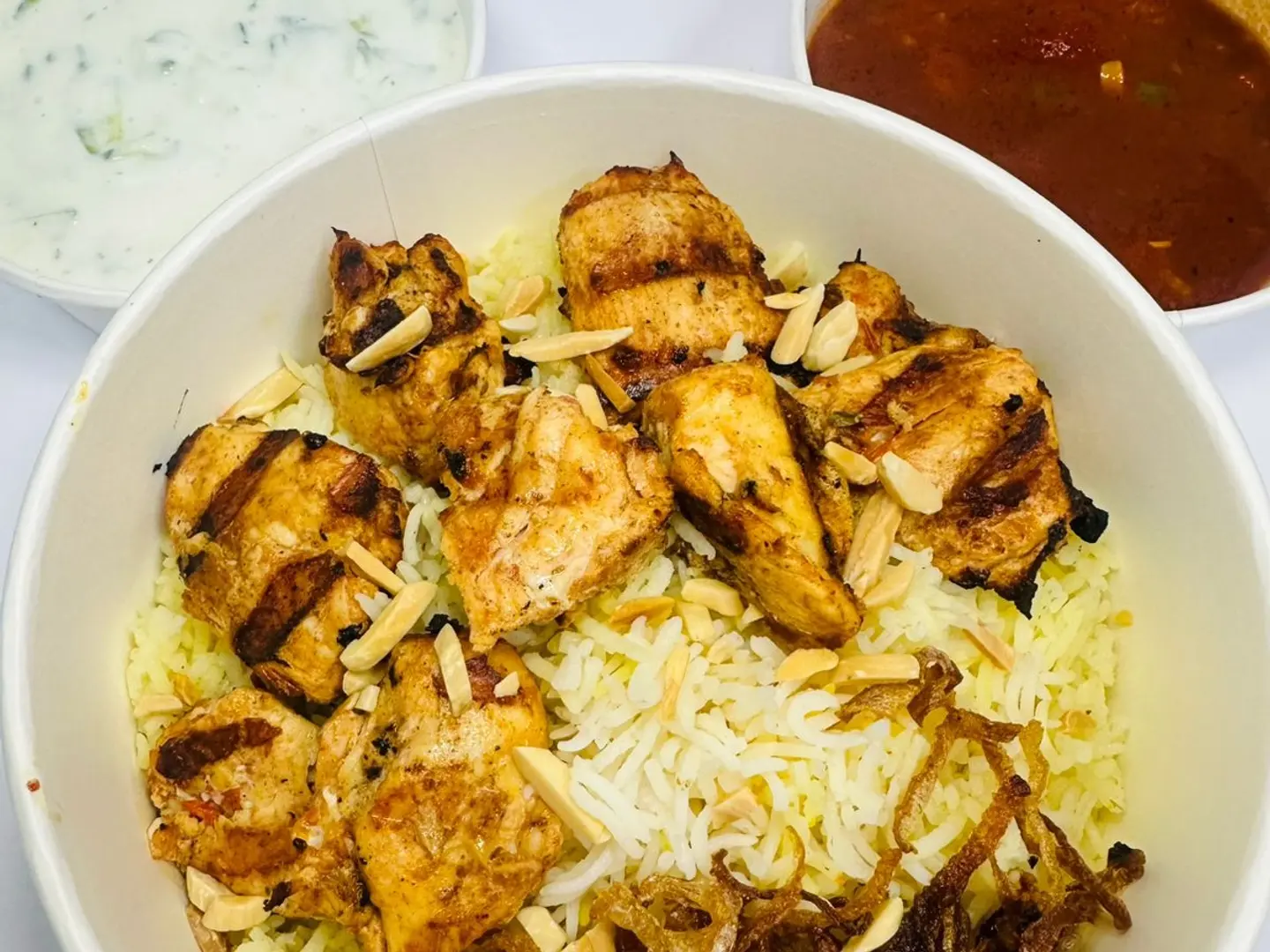 شيش طاووق مع رز بالزعفران