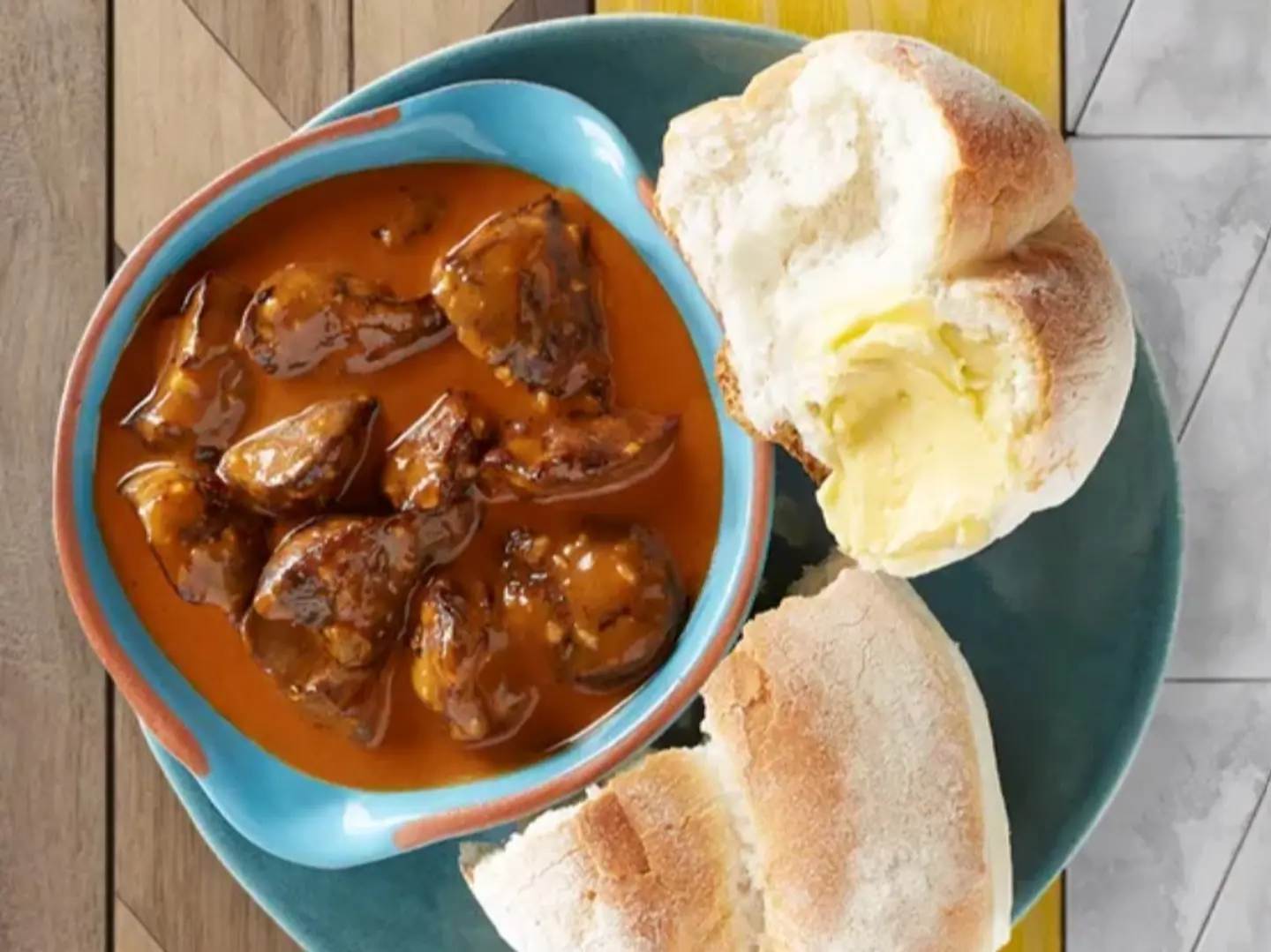 كبدة دجاج مع الخبز البرتغالي