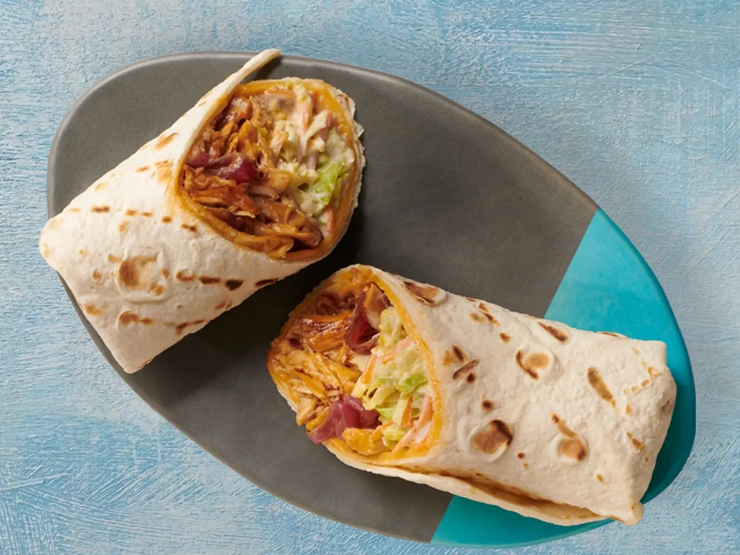 بيتا او راب دجاج مسحب مع ١ طبق جانبي