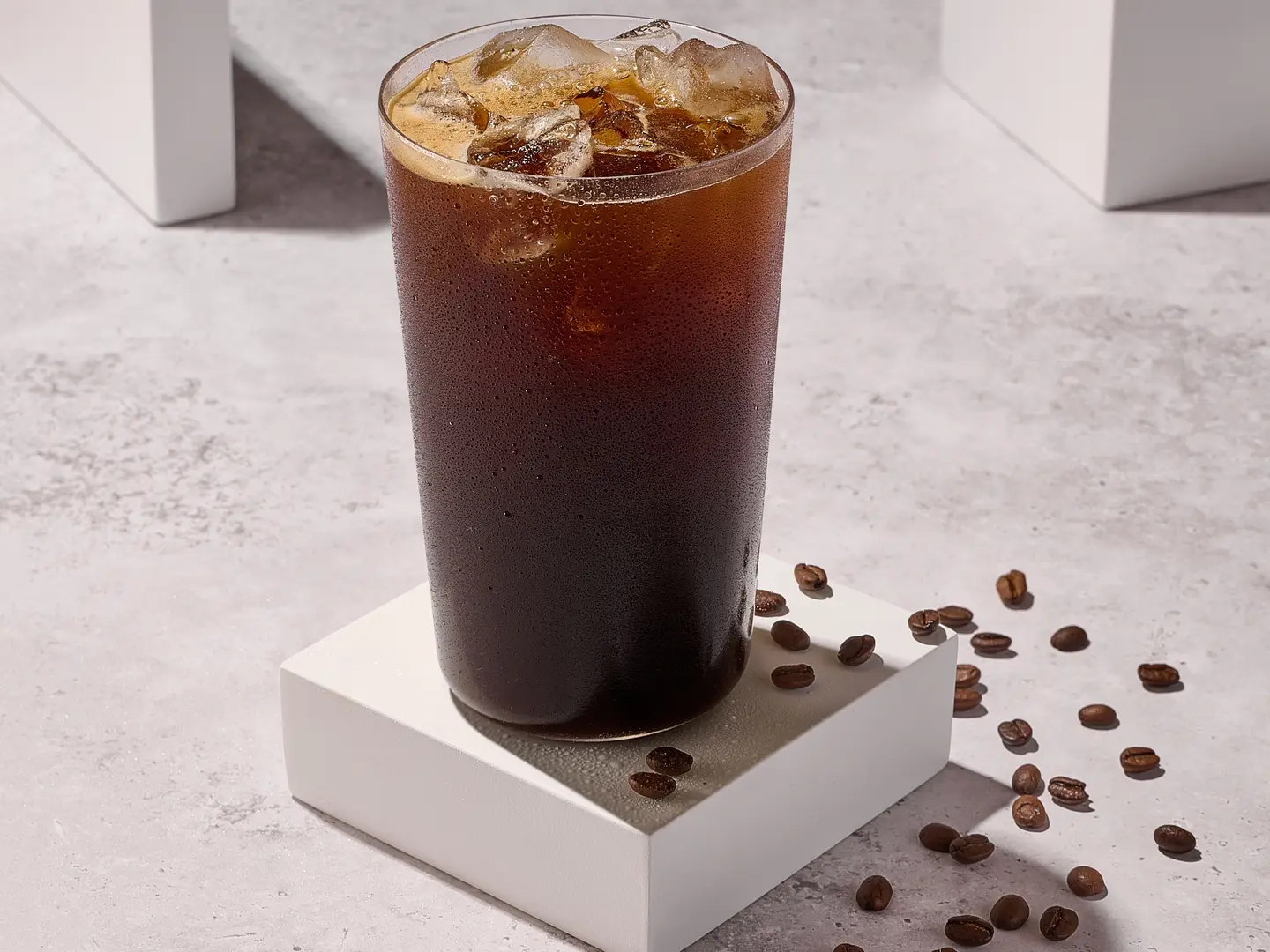 آيس أمريكانو وسط