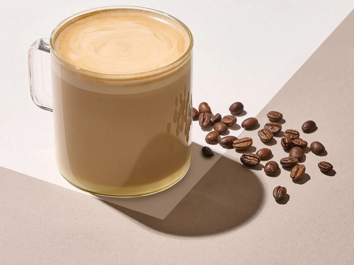 قهوة اليوم بالحليب كبير