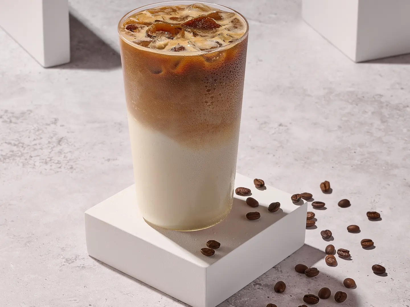 آيس لاتيه كبير