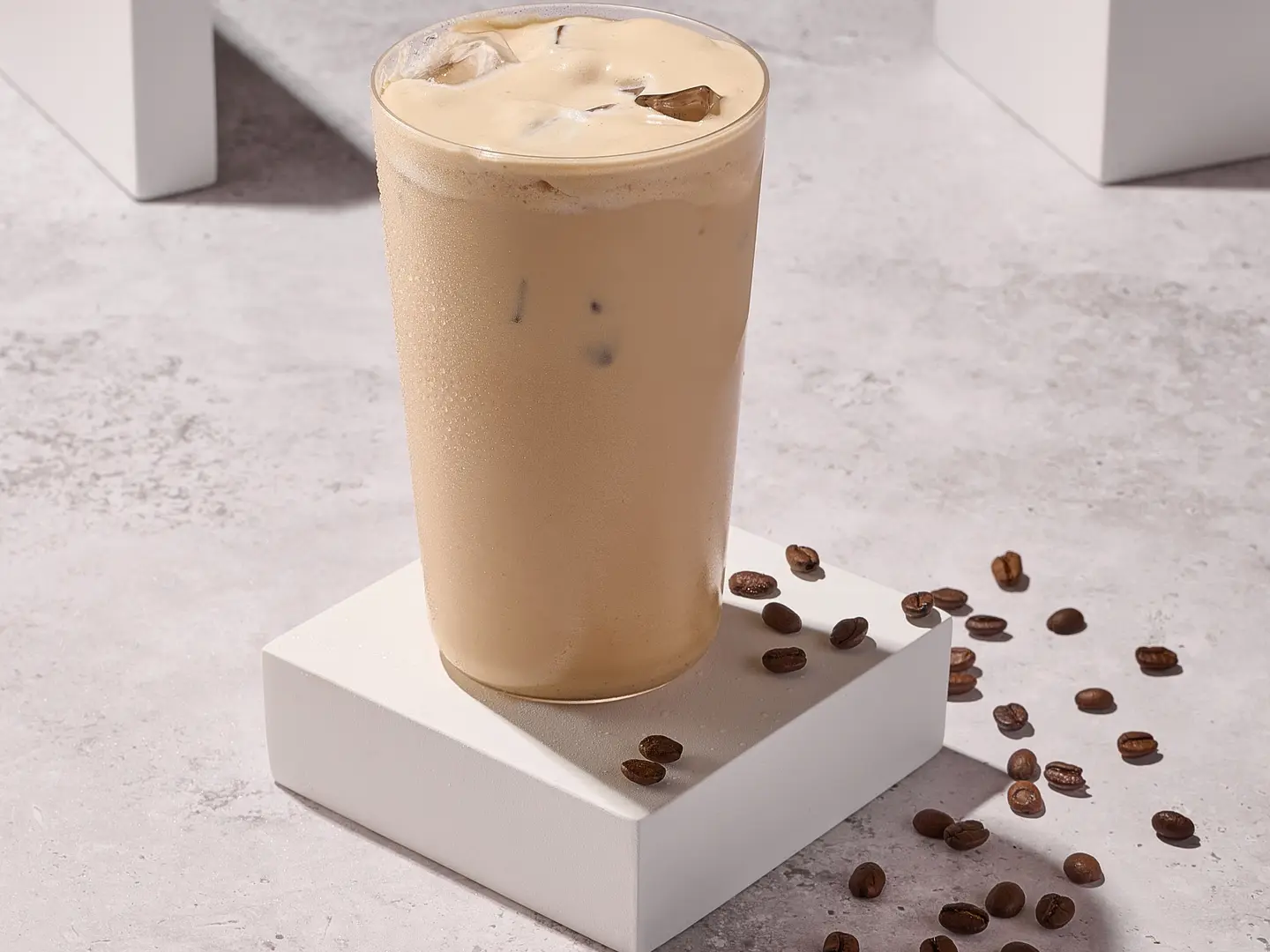 لونج شوت آيس شيكن بندق كبير