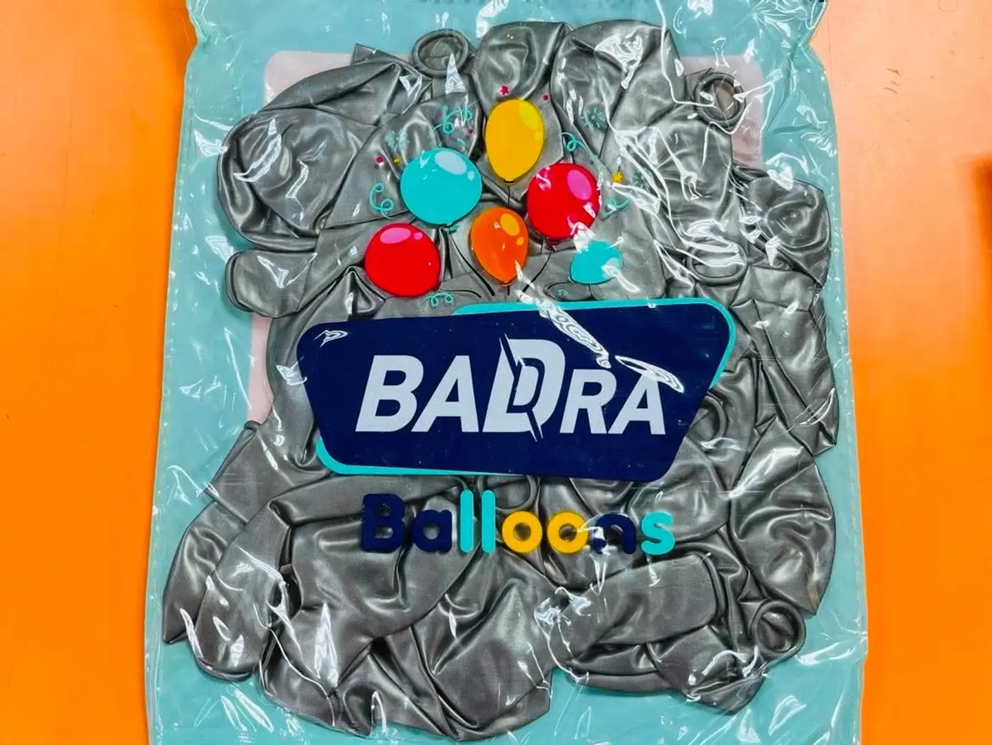 بالونات فضية سادة