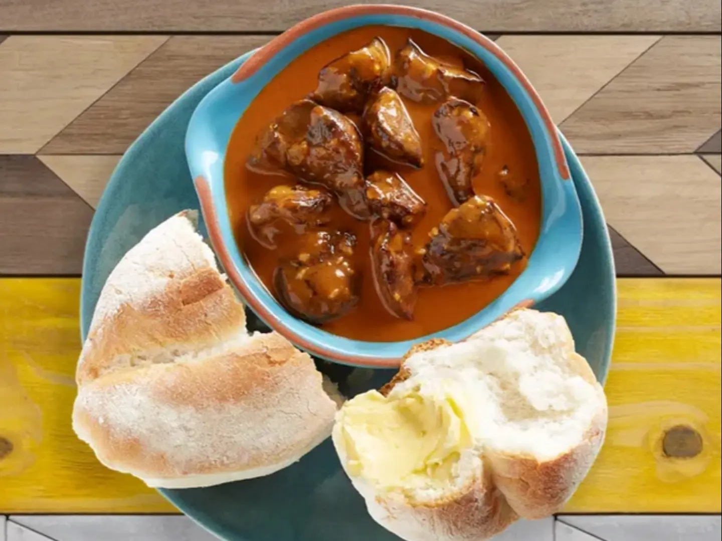 Chicken Livers With Portuguese Roll
