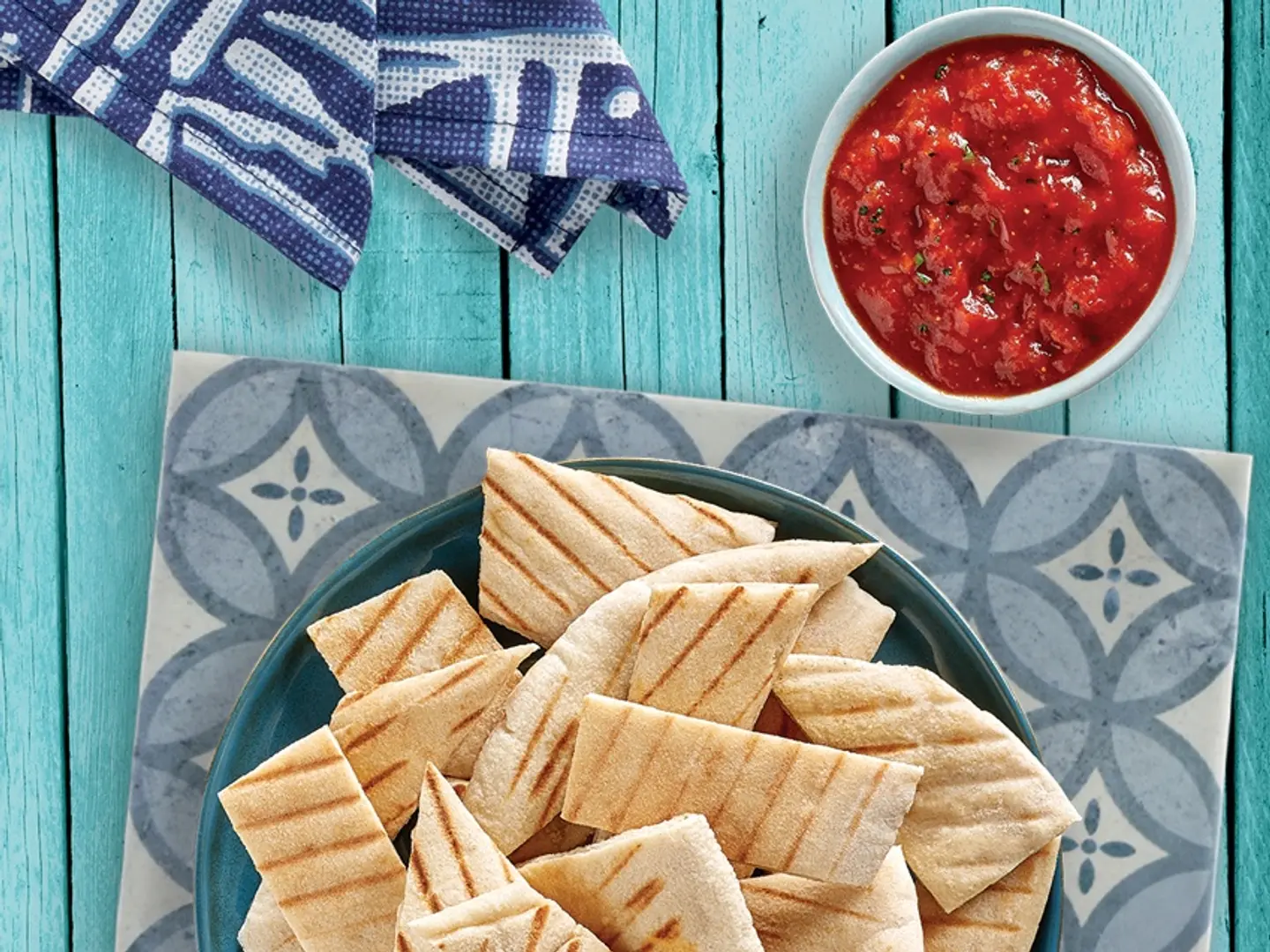 Red Pepper Dip With Pita Bread