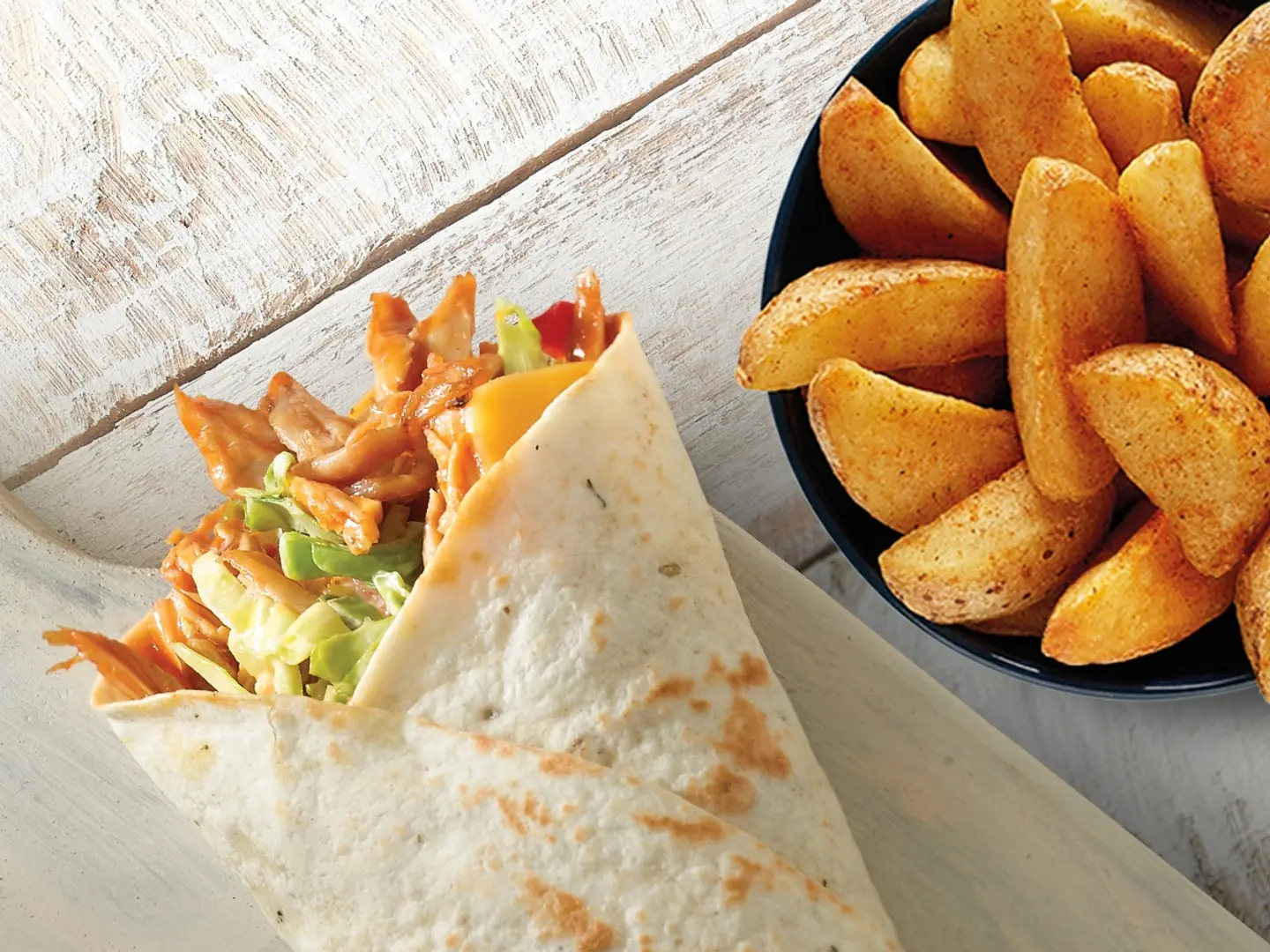 بيتا او راب دجاج مسحب مع ١ طبق جانبي