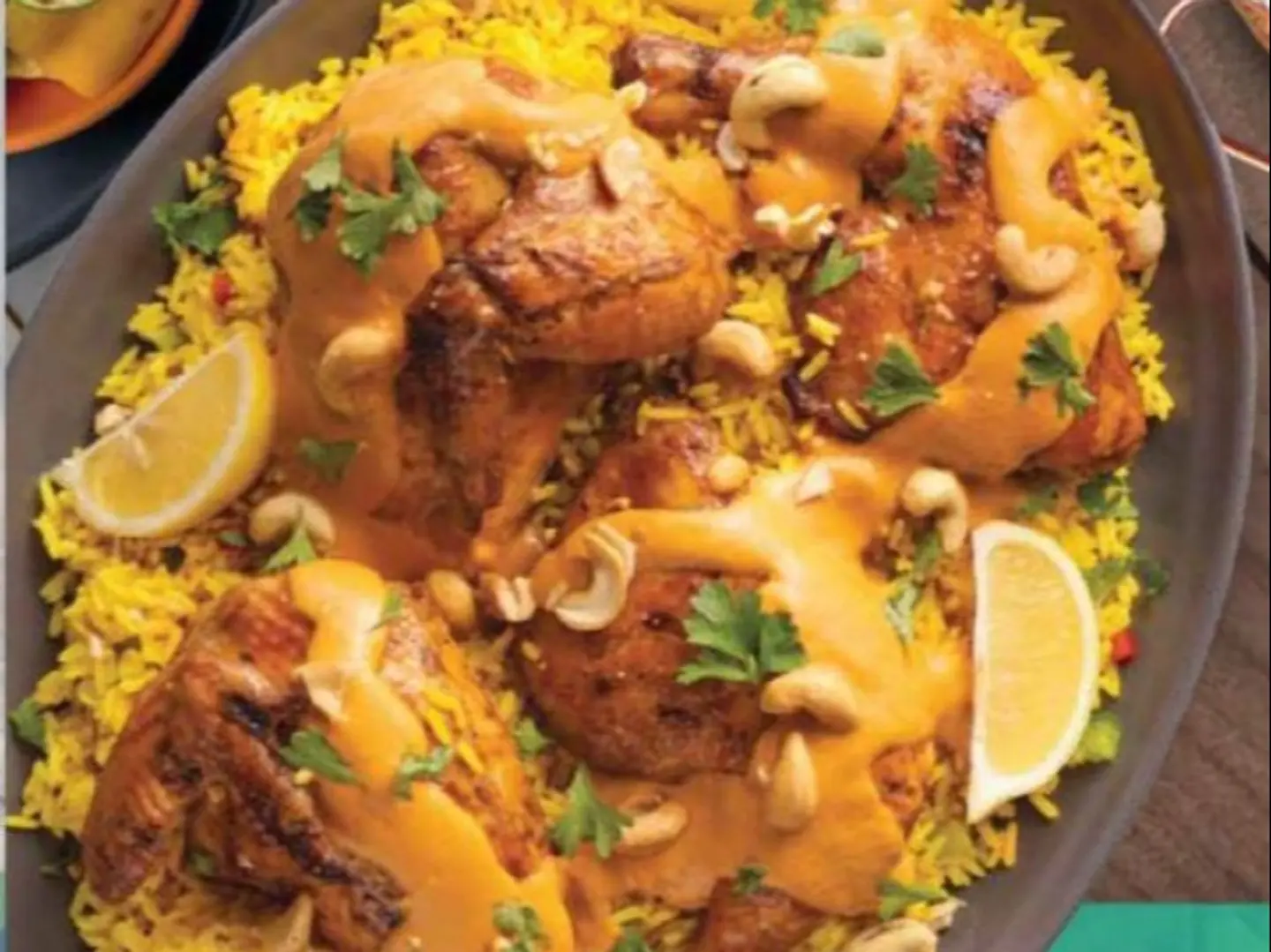 طبق الجاج مع كريمه الكاجو والارز