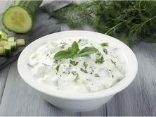 سلطة خيار بالزبادي