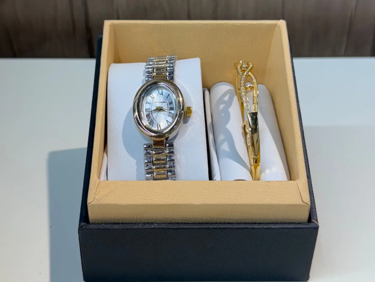 طقم نسائي- ٨