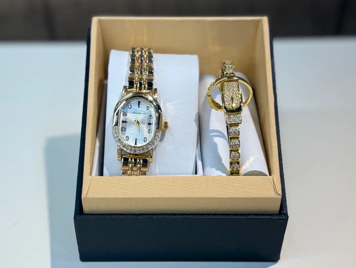 طقم نسائي- ٦