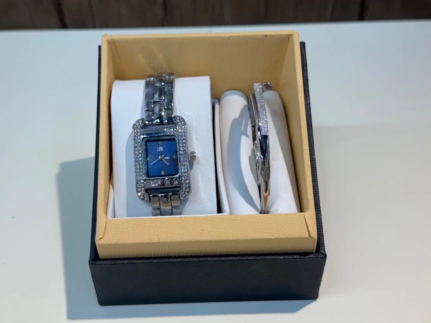 طقم نسائي- ٧