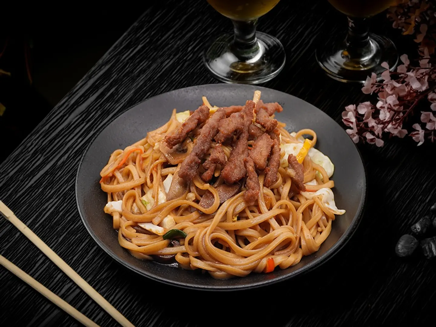 نودلز باللحم