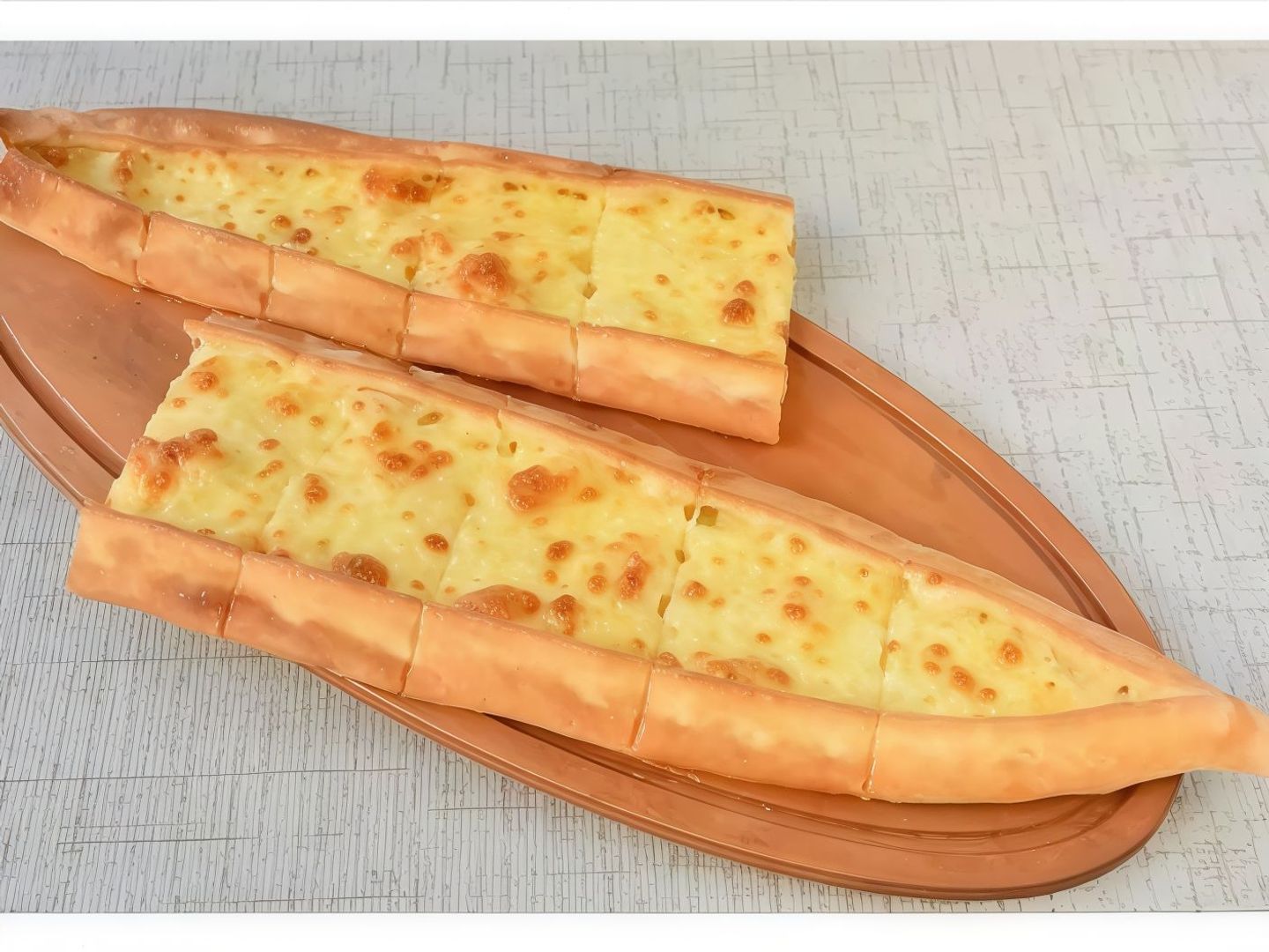 فطيرة جبنة موزاريلا
