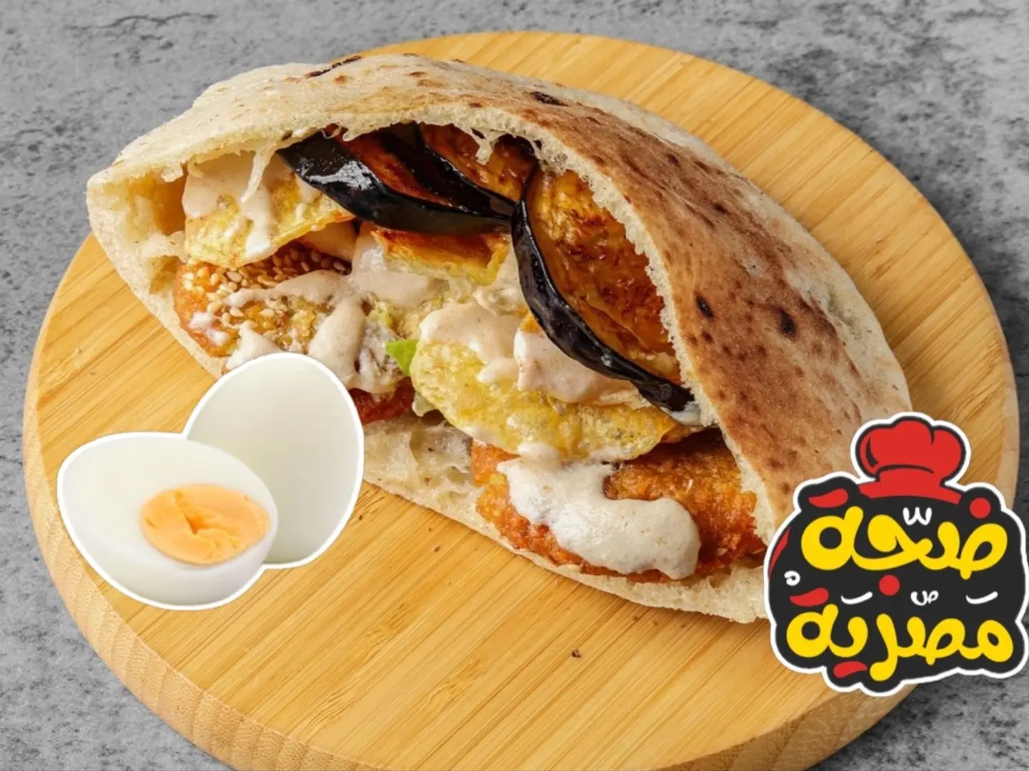 ساندوتش طعمية مشكل مع بيض