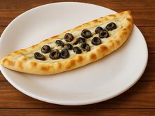 لبنة بالزيتون