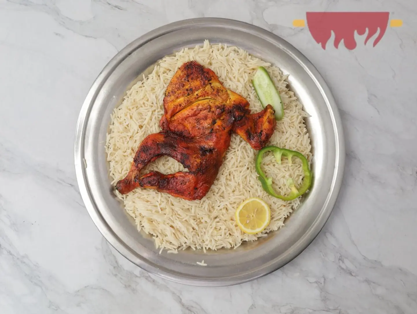 نصف دجاج مظبي مع الرز الأبيض