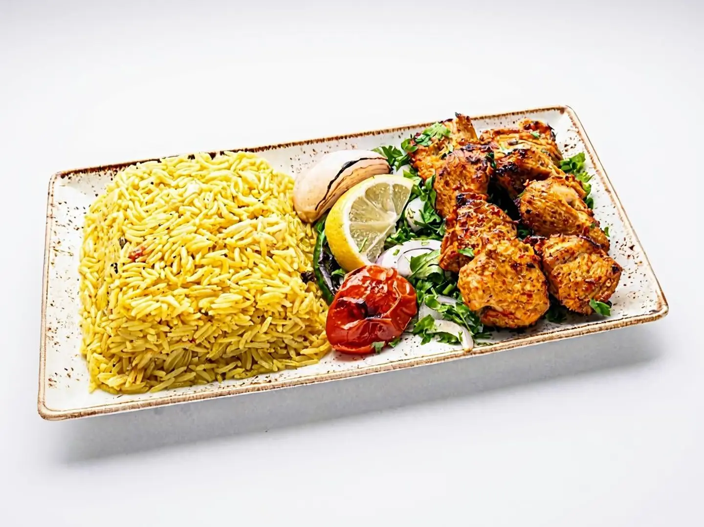 شيش طاووق مع أرز