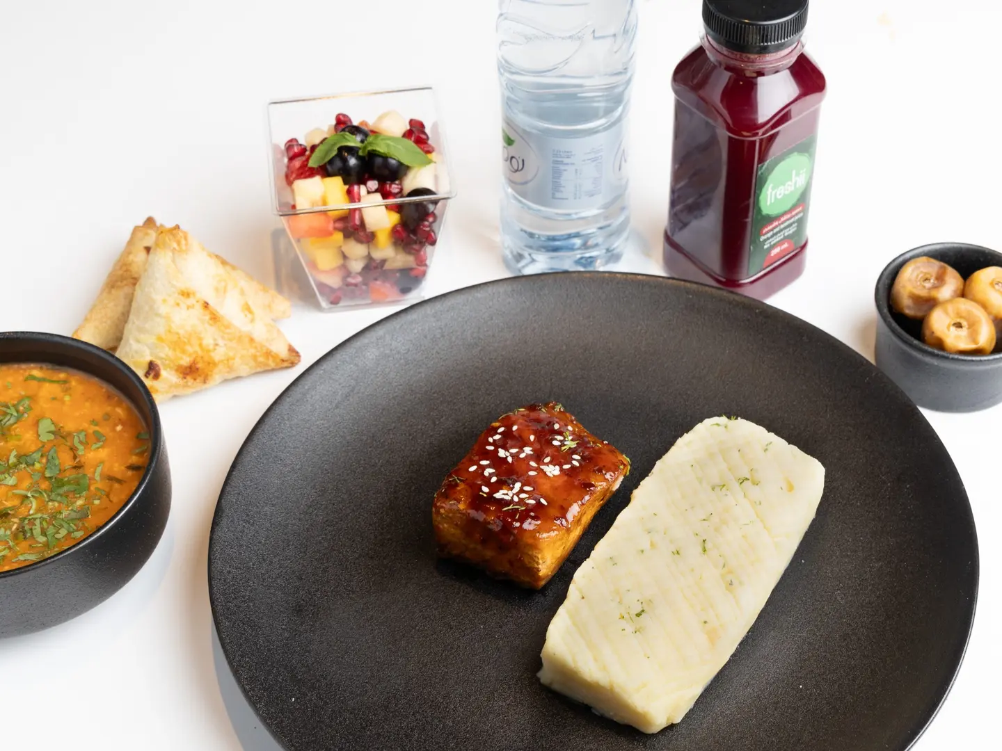 وجبة الإفطار مع سمك السلمون