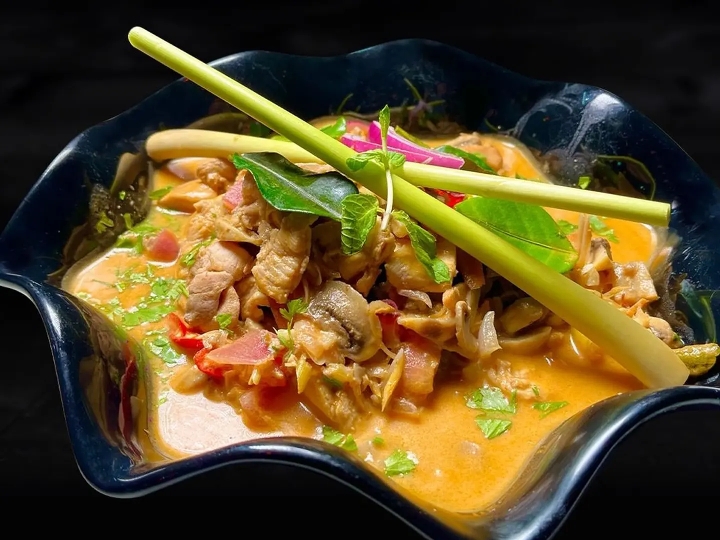 شوربة توم يام دجاج