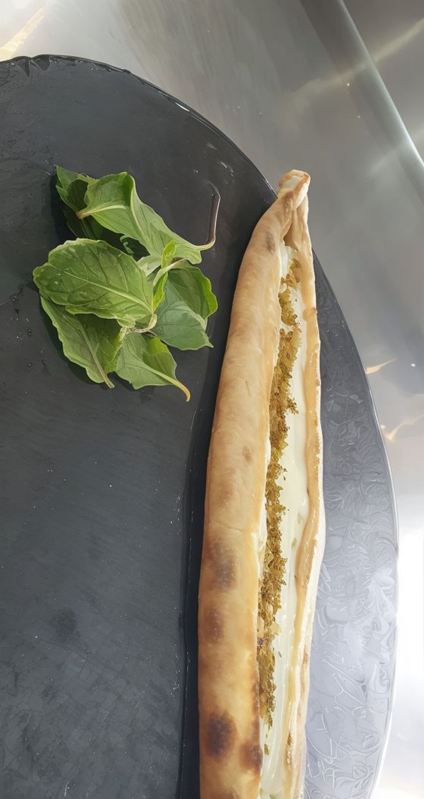 فطيرة لبنة بالزعتر