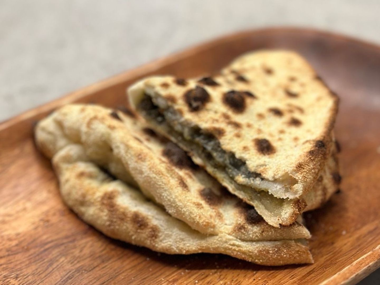 فطيرة لبنه بالزعتر