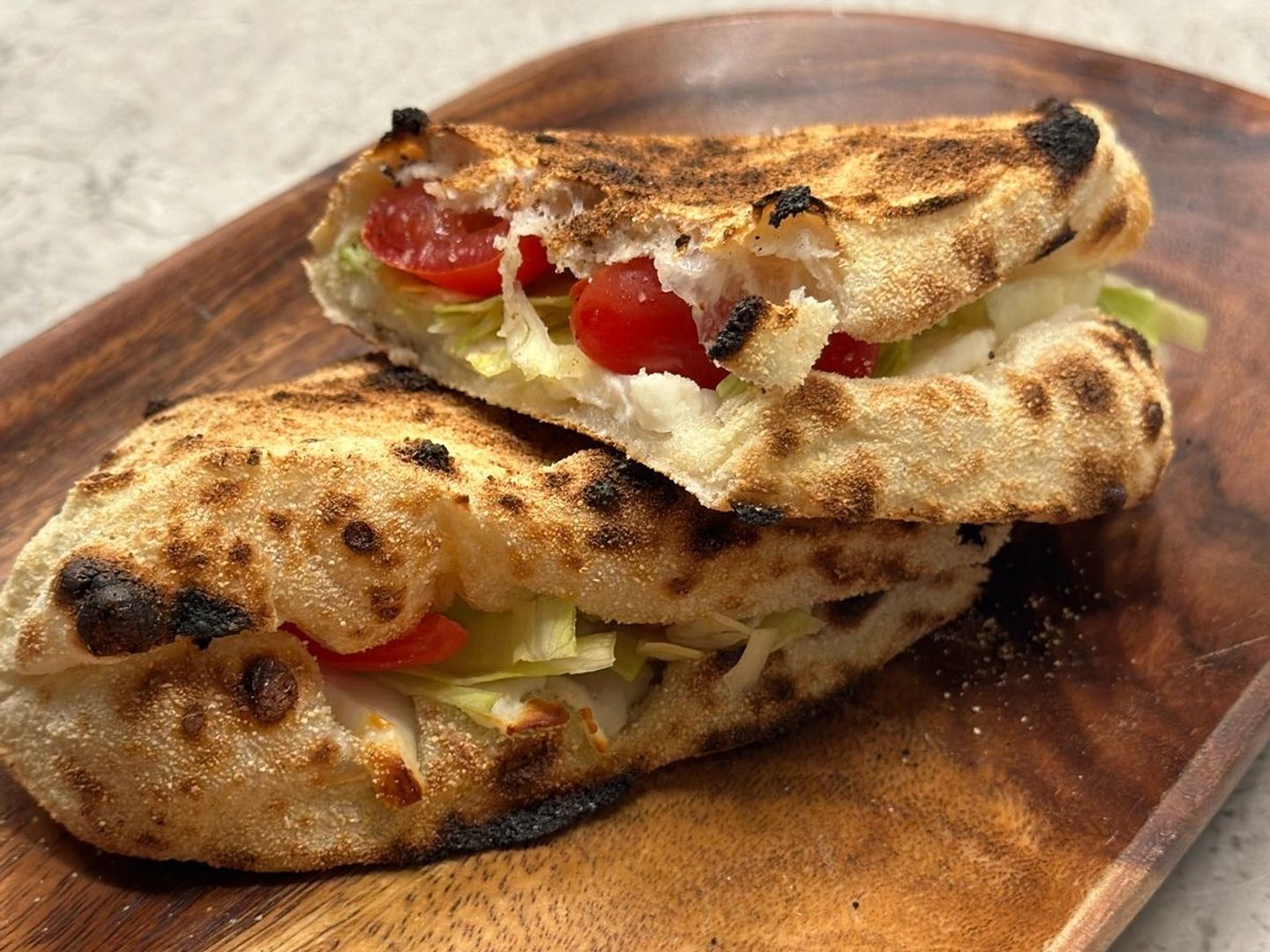 فطيرة حلوم مع البيستو