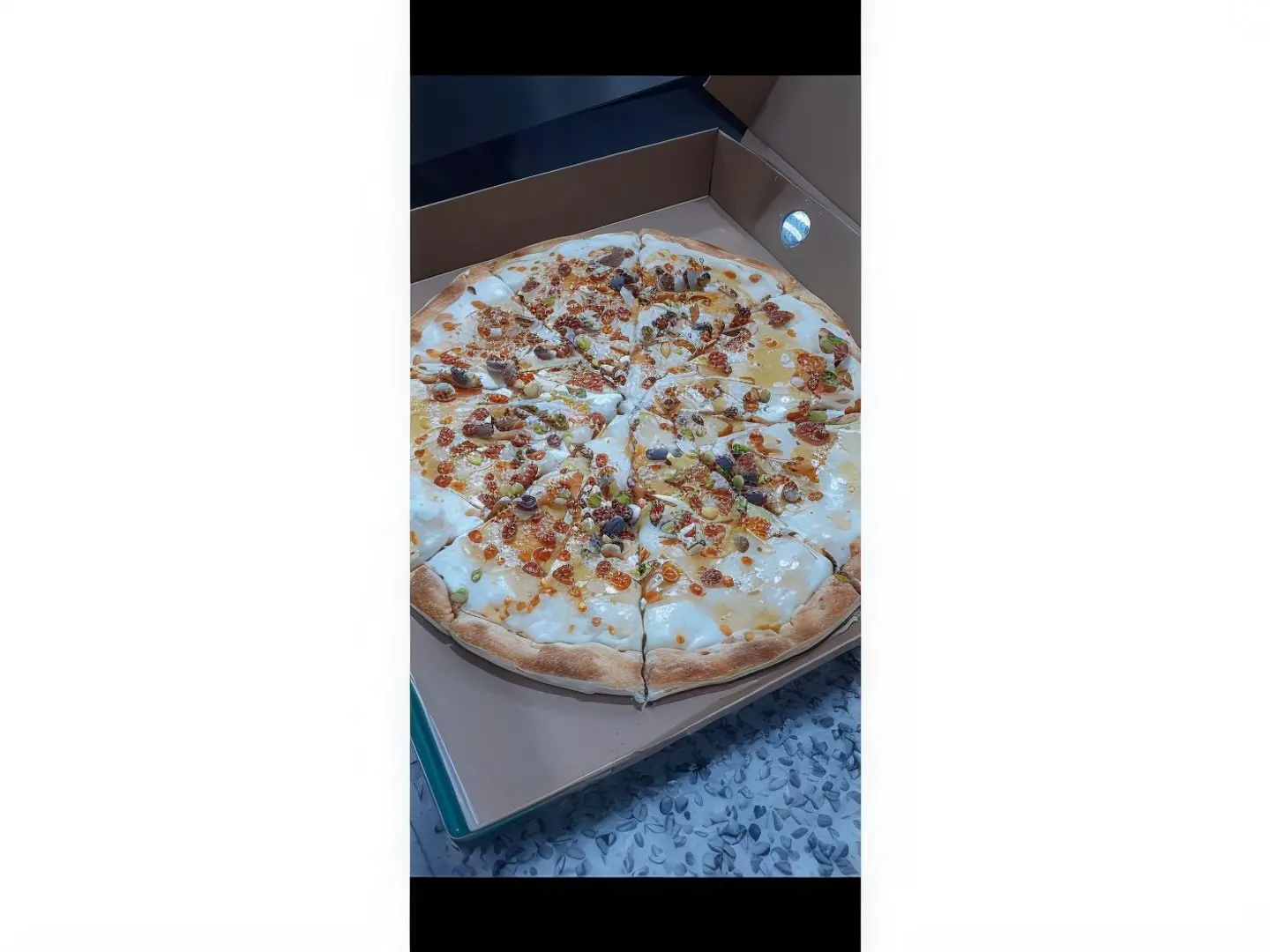 بيتزا عش البلبل بالعسل