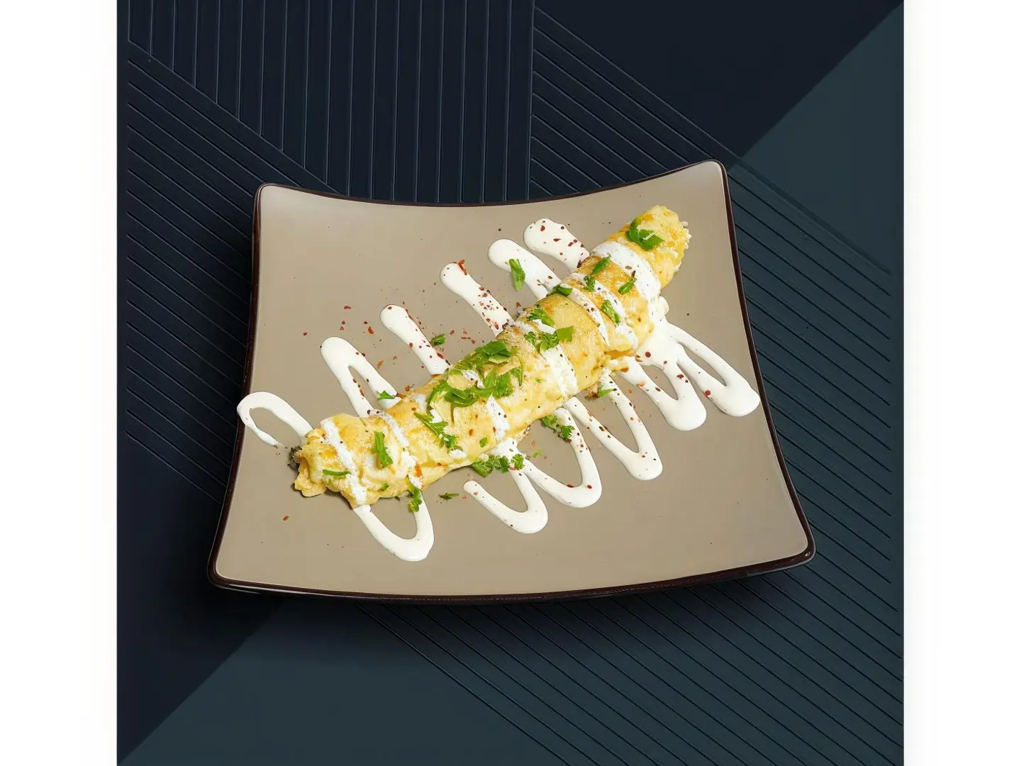 بيض اوملت رول بالاجبان والكشنة