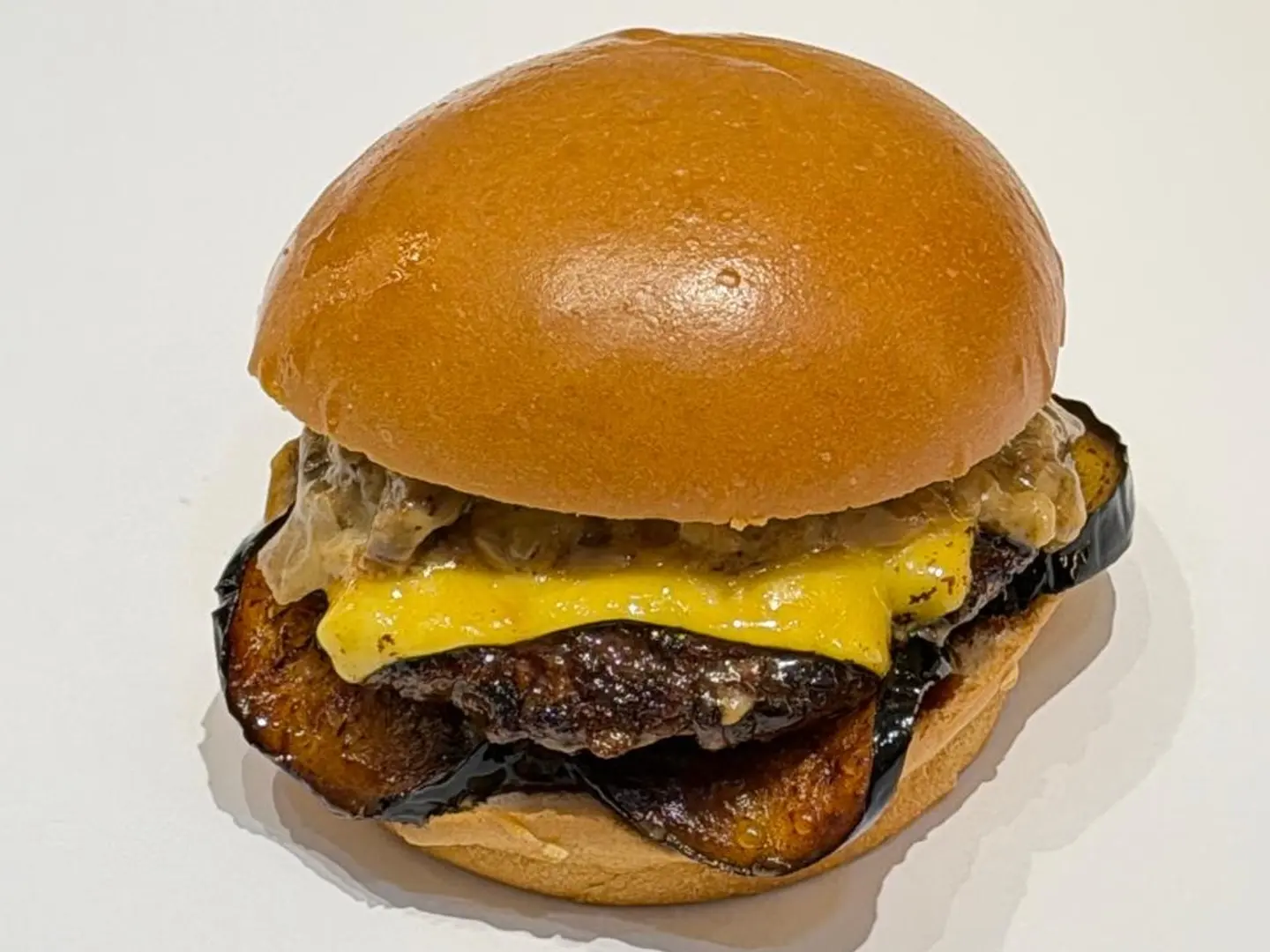 برجر لحم بالباذنجان والعسل