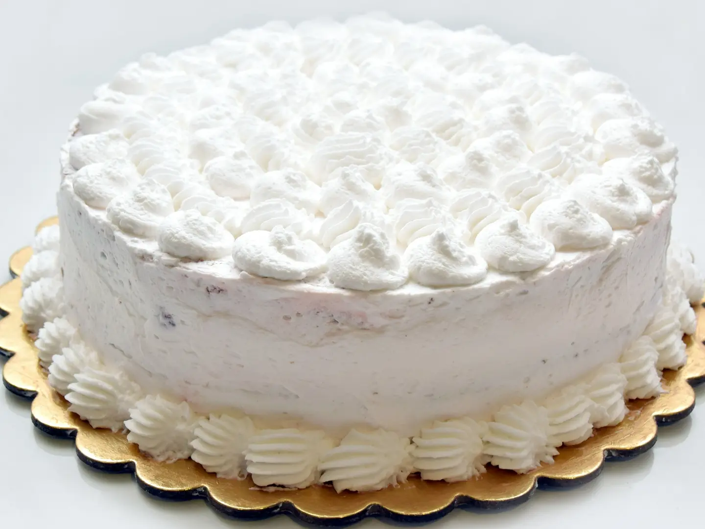 Vanilla Cake With Strawberry Filling