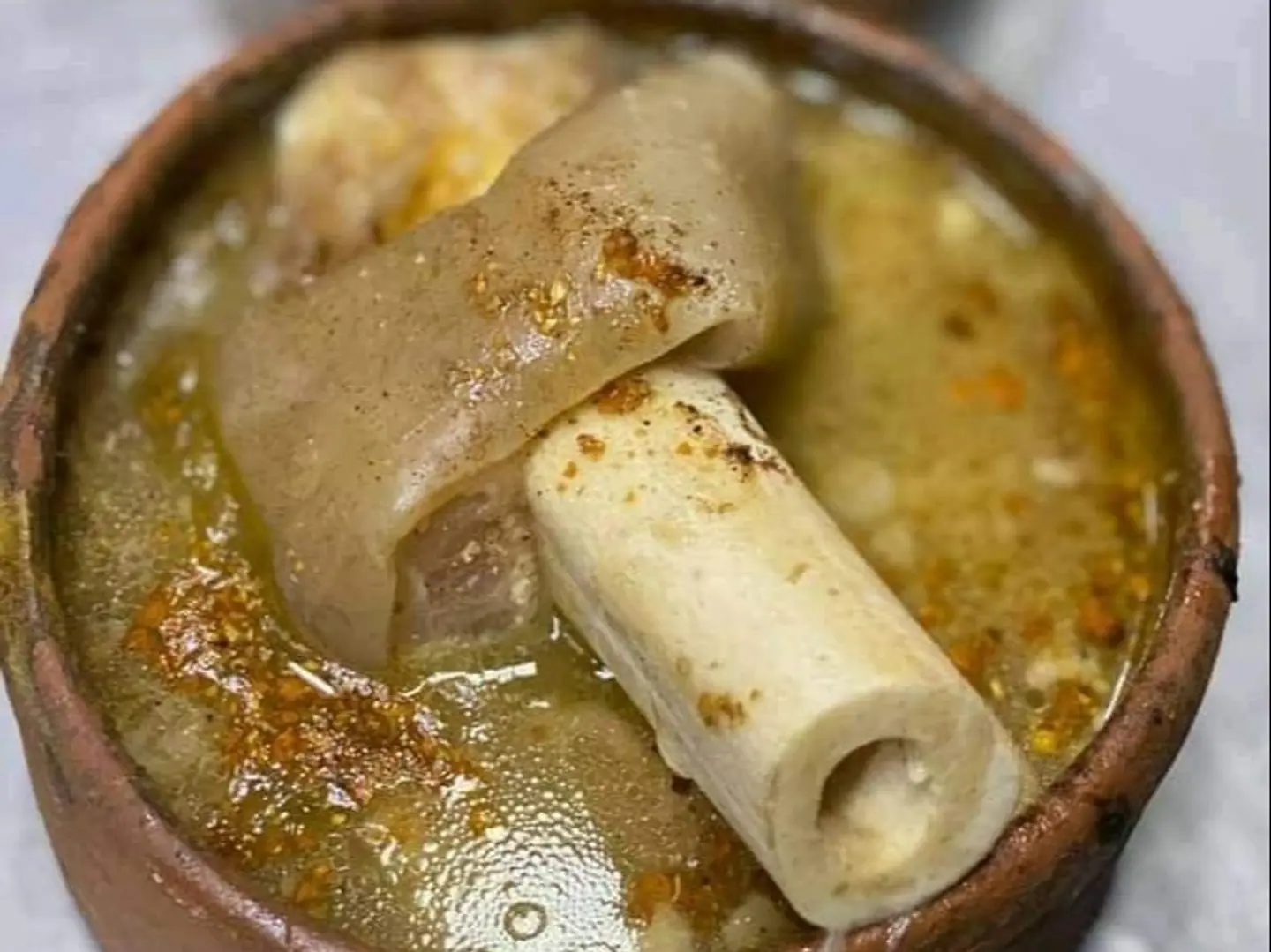 شوربة كوارع بالعظم- ارز شعرية - سلطة
