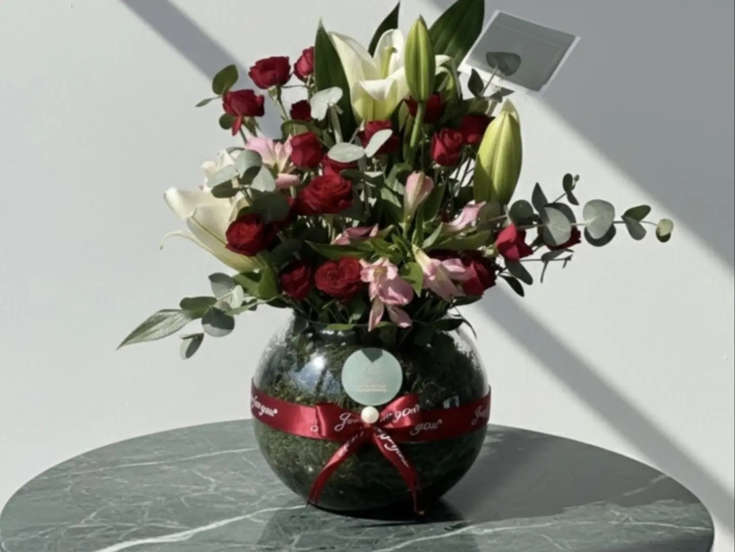Charming Lily And Rose Vase