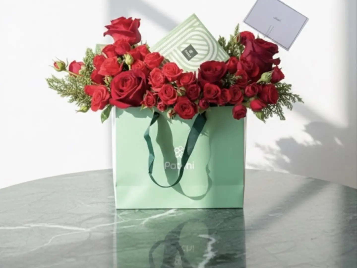 Choclet Patchi Bag With Roses