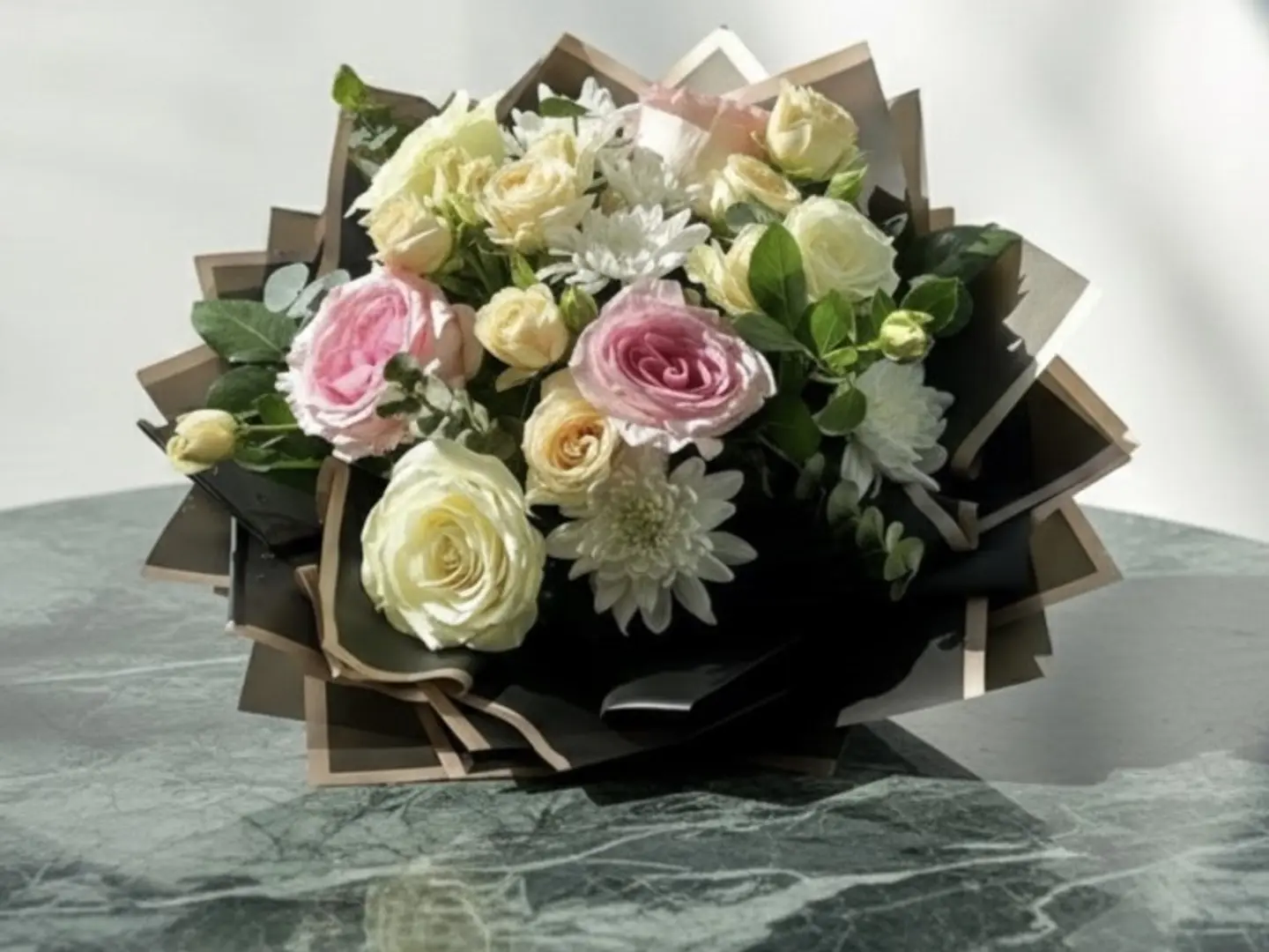 Tharaa Circular Bouquet
