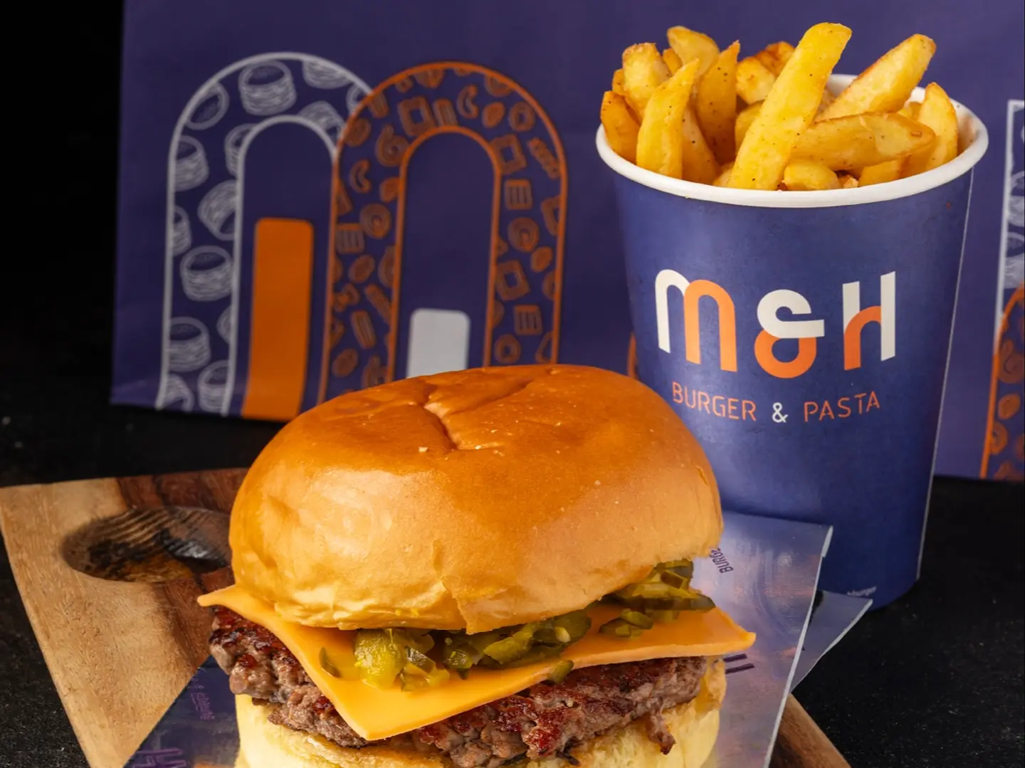 برجر لحم كلاسيك مع بطاطس