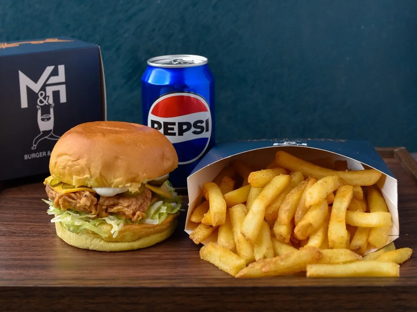 Classic Chicken Burger With Fries & Drink