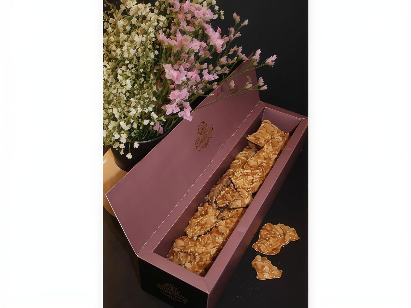 Nuts Almond Caramel