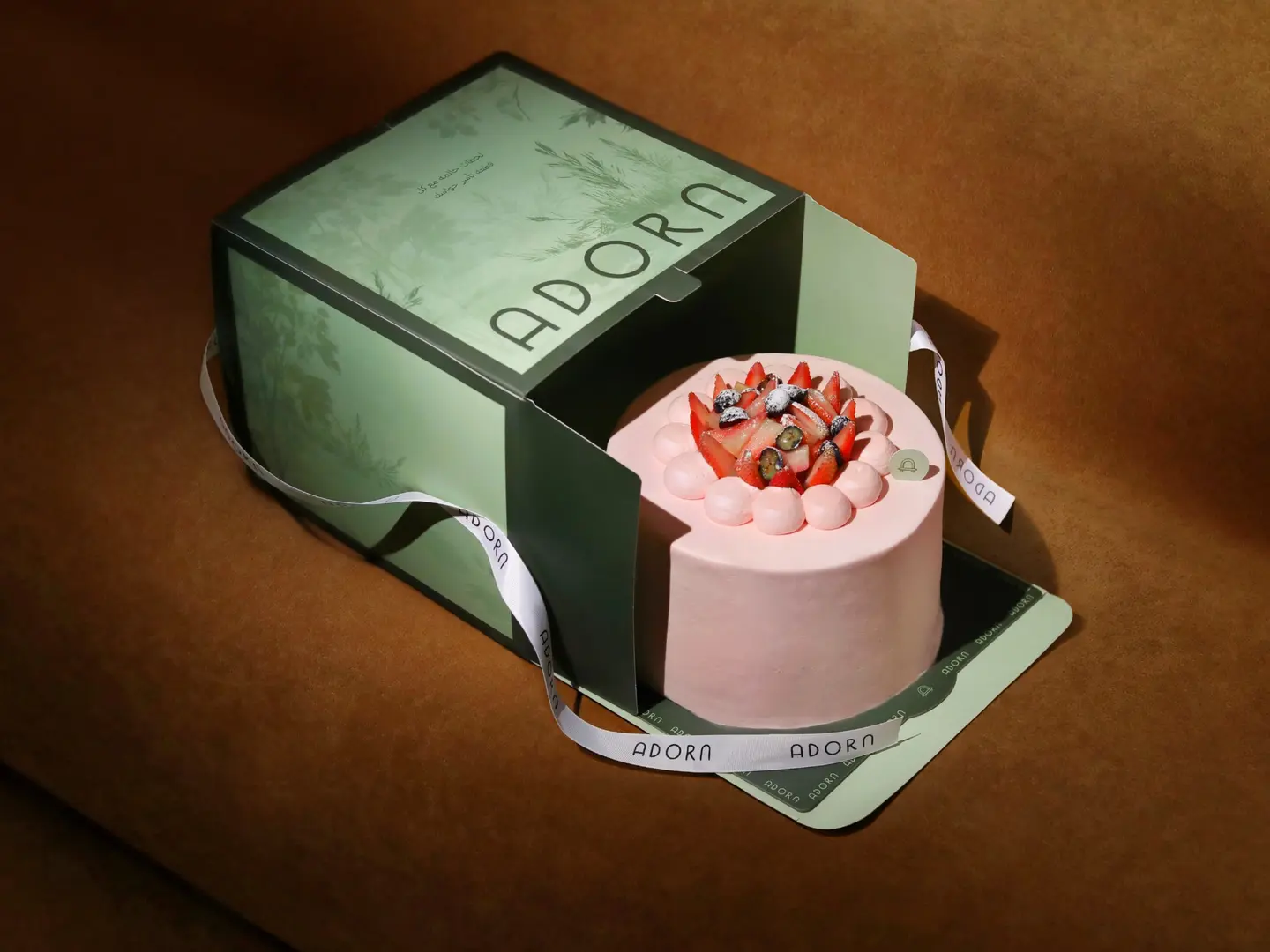 كيكة توت وفراولة كبيره