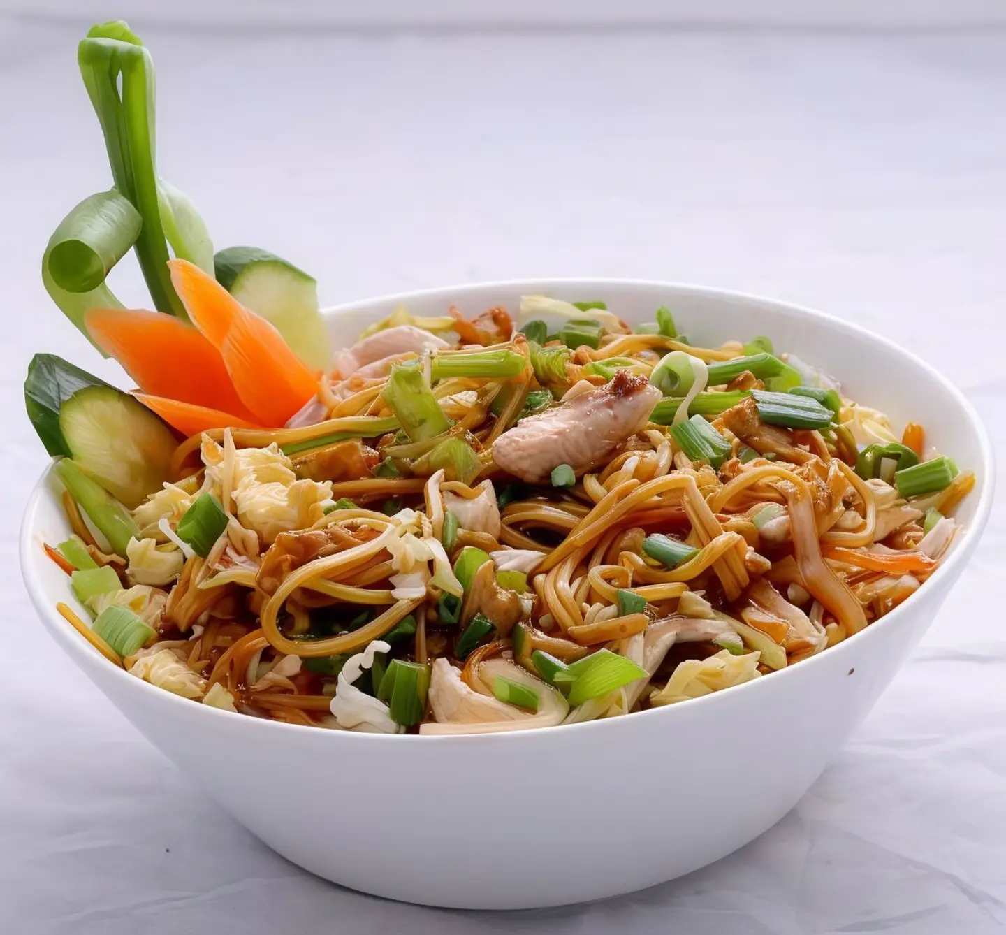 المعكرونة دجاج هاكا شاومين