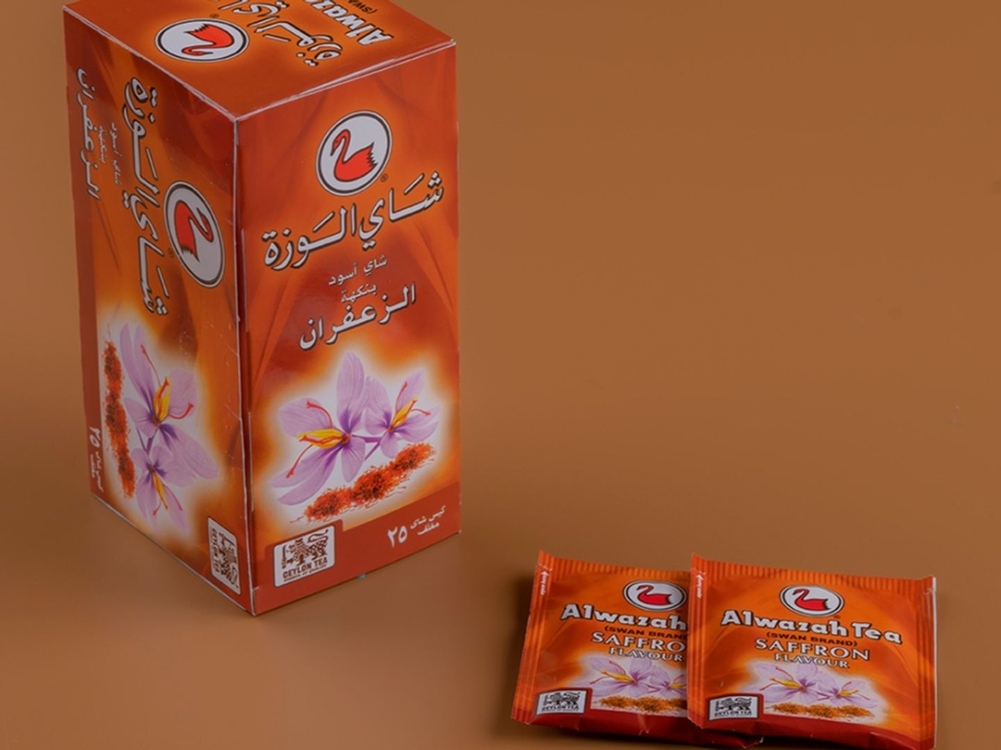 شاي الوزة أسود بالزعفران